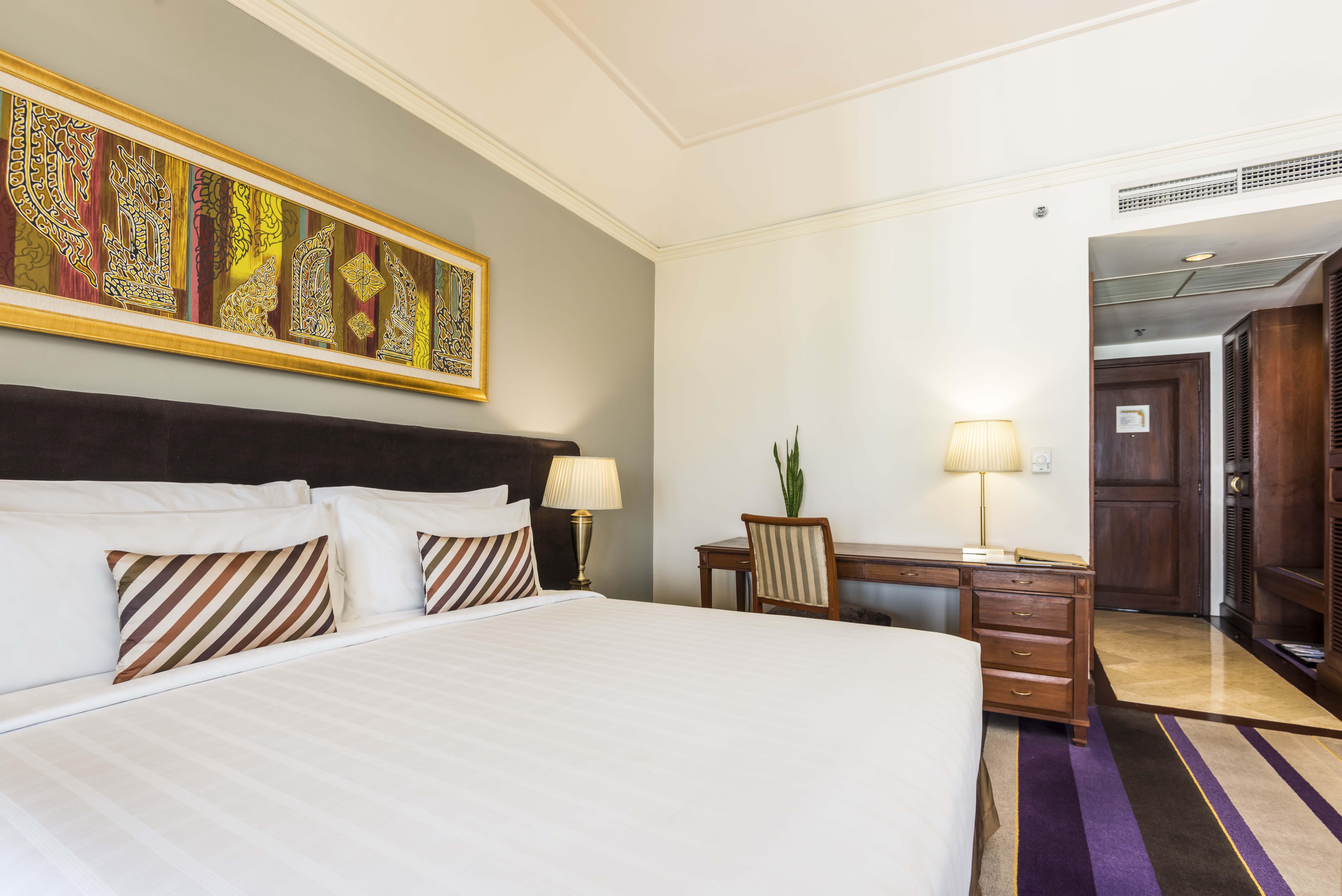 Chatrium Hotel Royal Lake Янгон Екстериор снимка