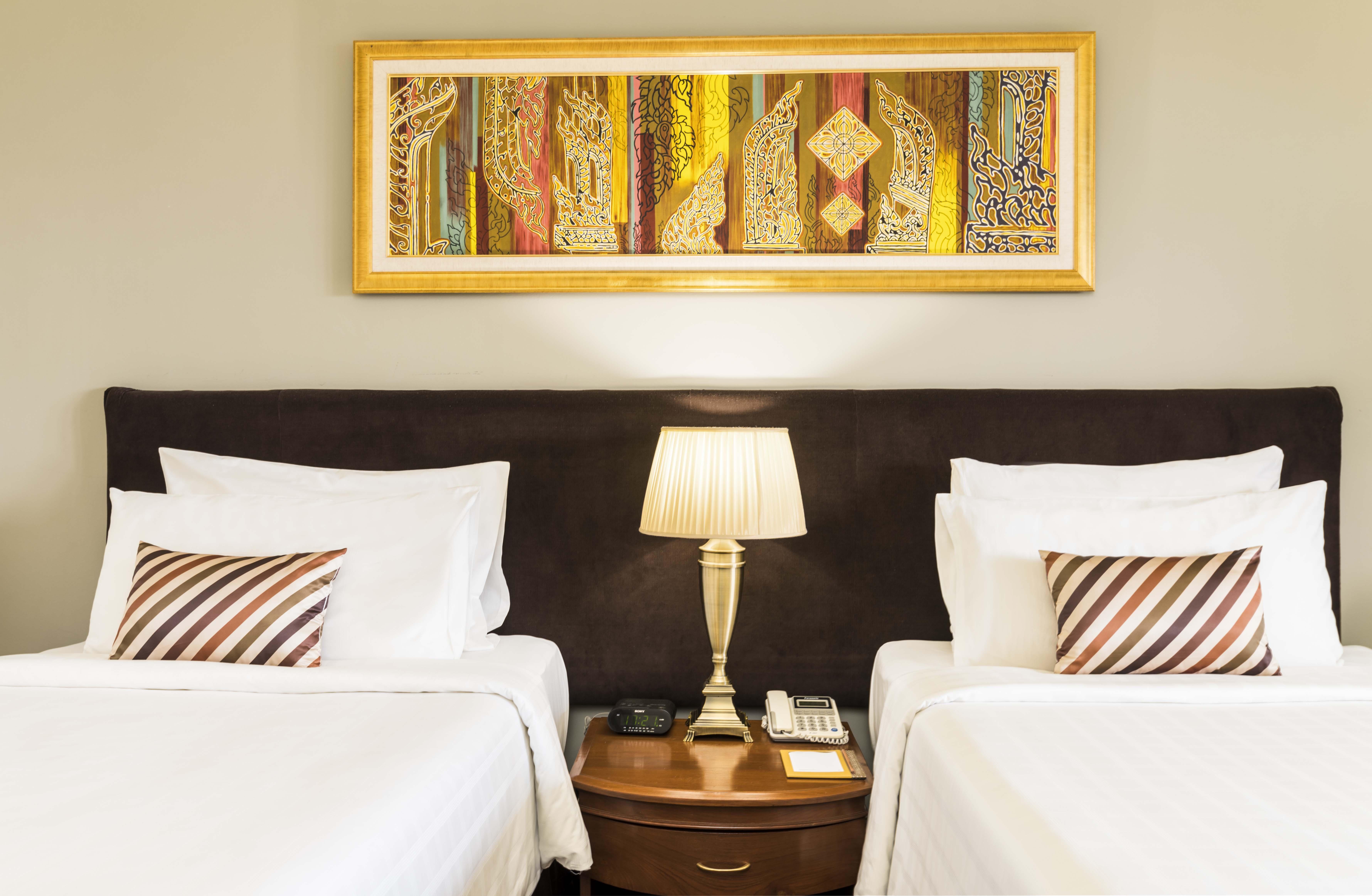 Chatrium Hotel Royal Lake Янгон Екстериор снимка