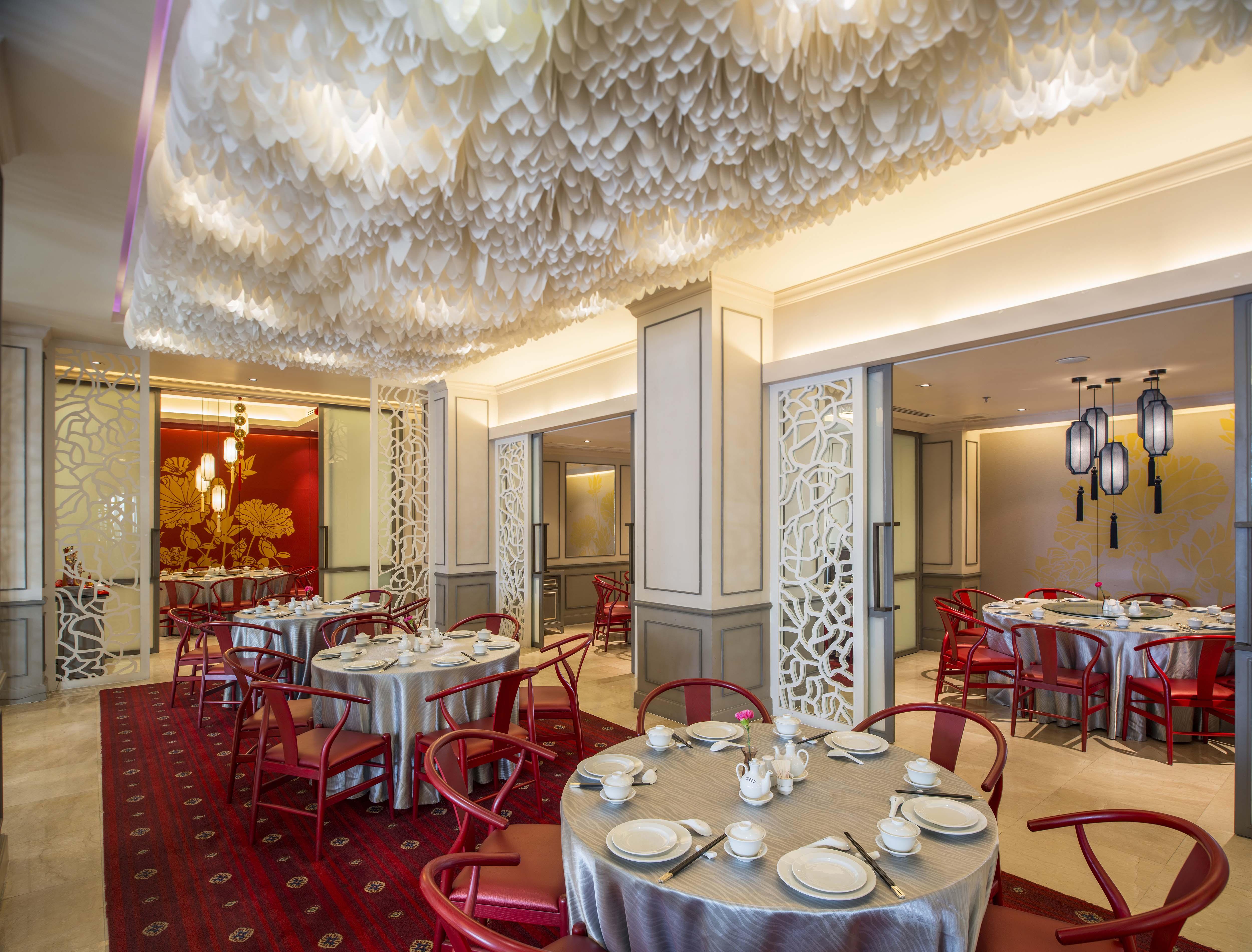 Chatrium Hotel Royal Lake Янгон Екстериор снимка