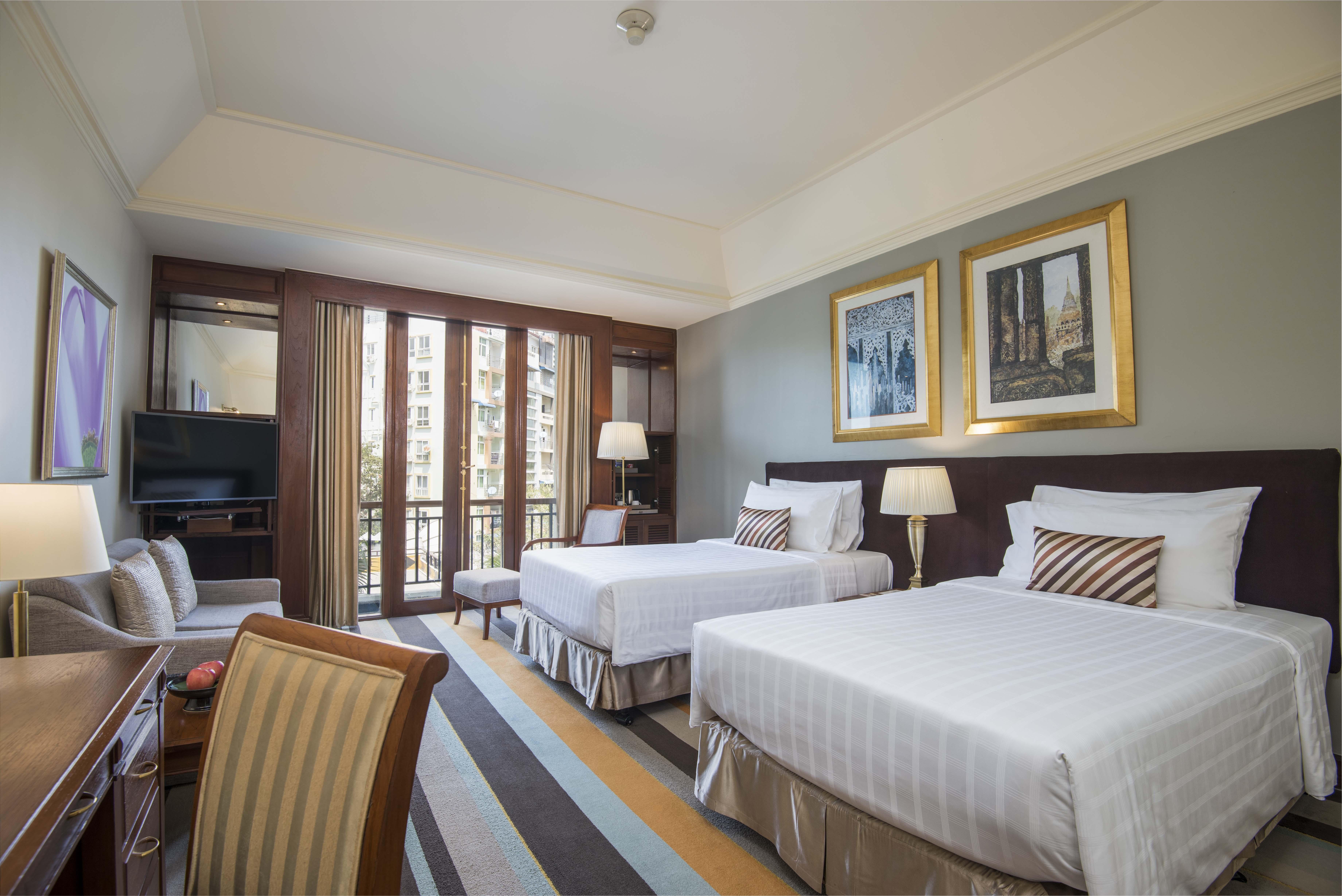Chatrium Hotel Royal Lake Янгон Екстериор снимка