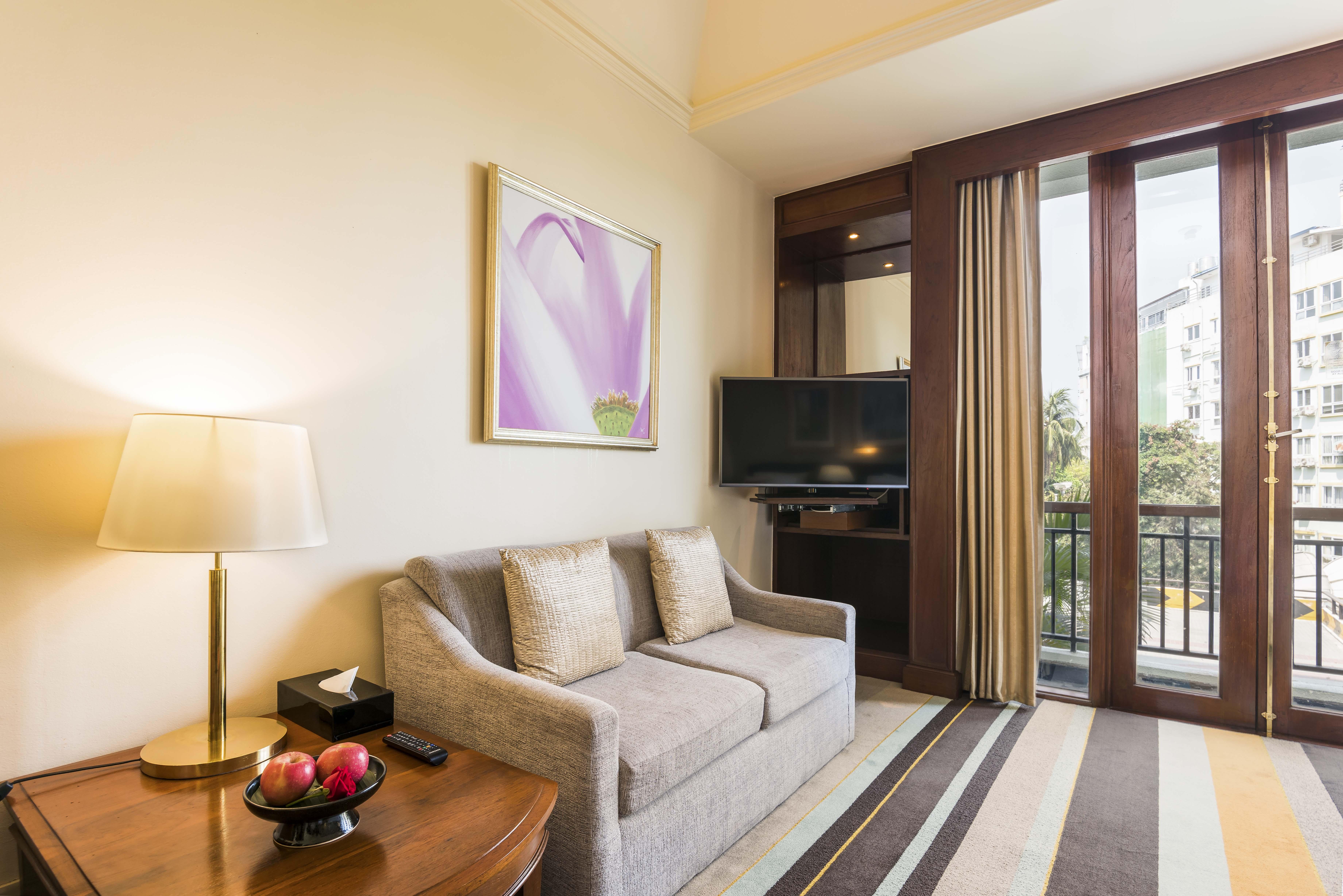 Chatrium Hotel Royal Lake Янгон Екстериор снимка